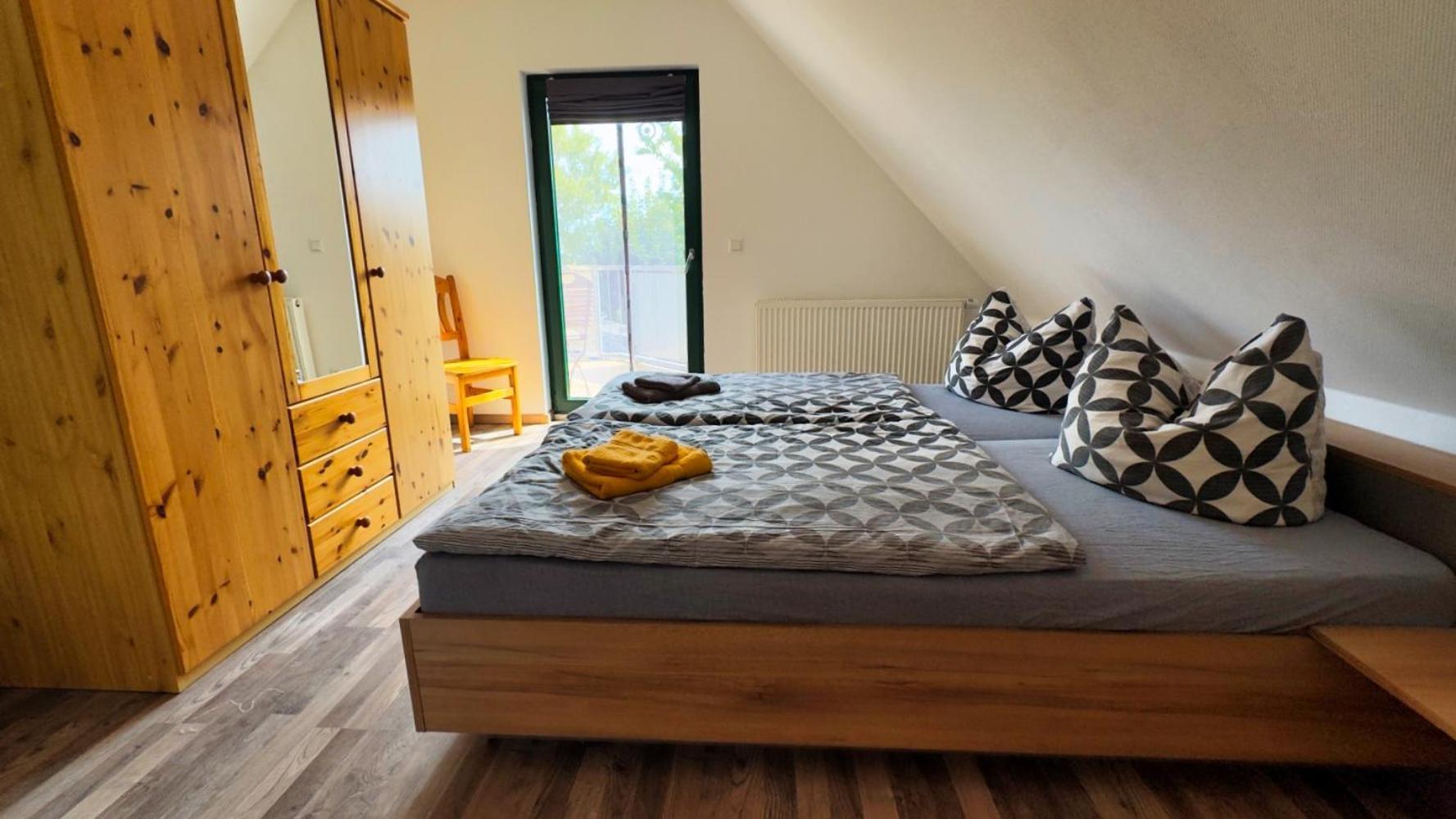 גוהרן Ferienhaus Zum Findling מראה חיצוני תמונה
